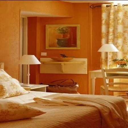 Hotel Bonaparte 2*