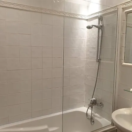 Bonaparte Hotel 2*